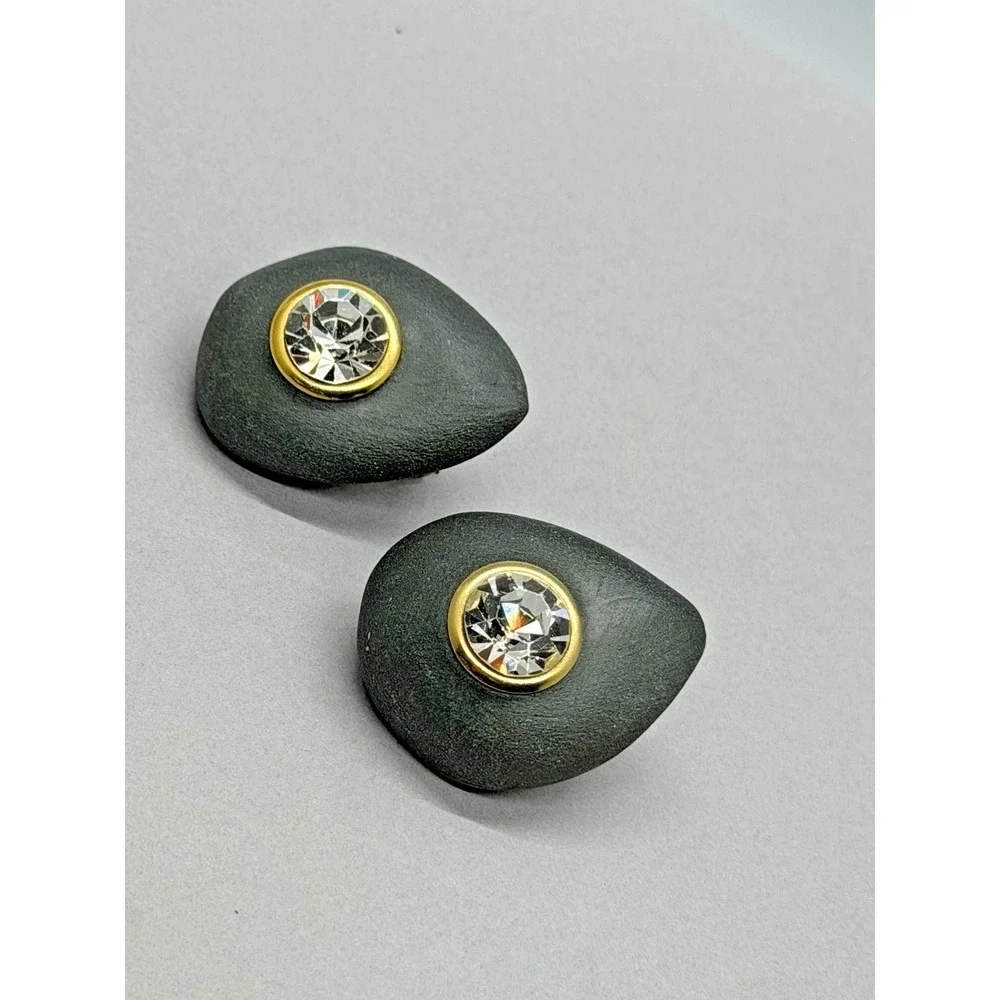 Vintage Tear Drop Faceted Glass Center Stone Clip On Earrings Black Gold Tone